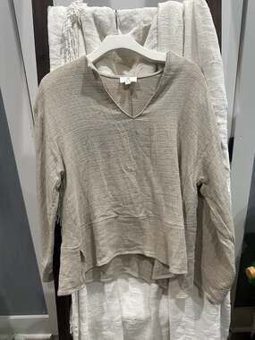 with love, p cill V-Neck Textured Swing Pullover Top